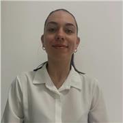 Offro lezioni private a bambini e ragazzi, in presenza o online, adattandomi alle loro esigenze.